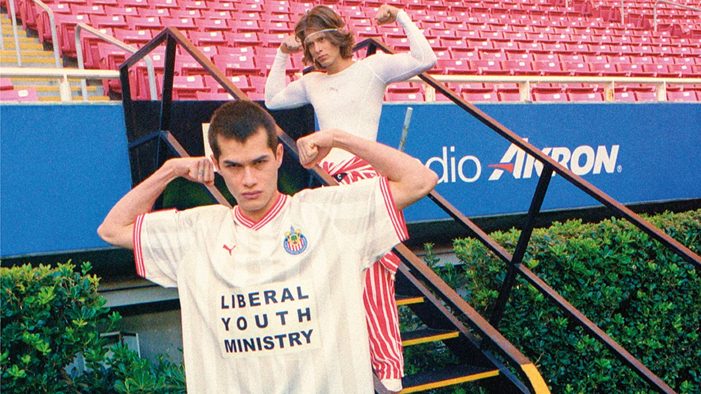 Chivas se viste a la moda: del estadio a las calles
