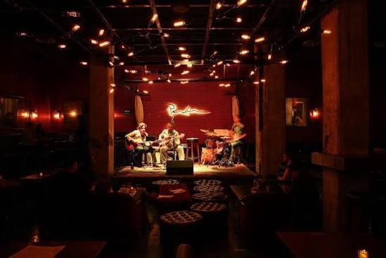 Parker - Una noche mágica en la CDMX ¿Qué tal un viaje a los años 30, con propuesta de cocina americana, coctelería recomendada por el NY Times y una exclusiva selección de